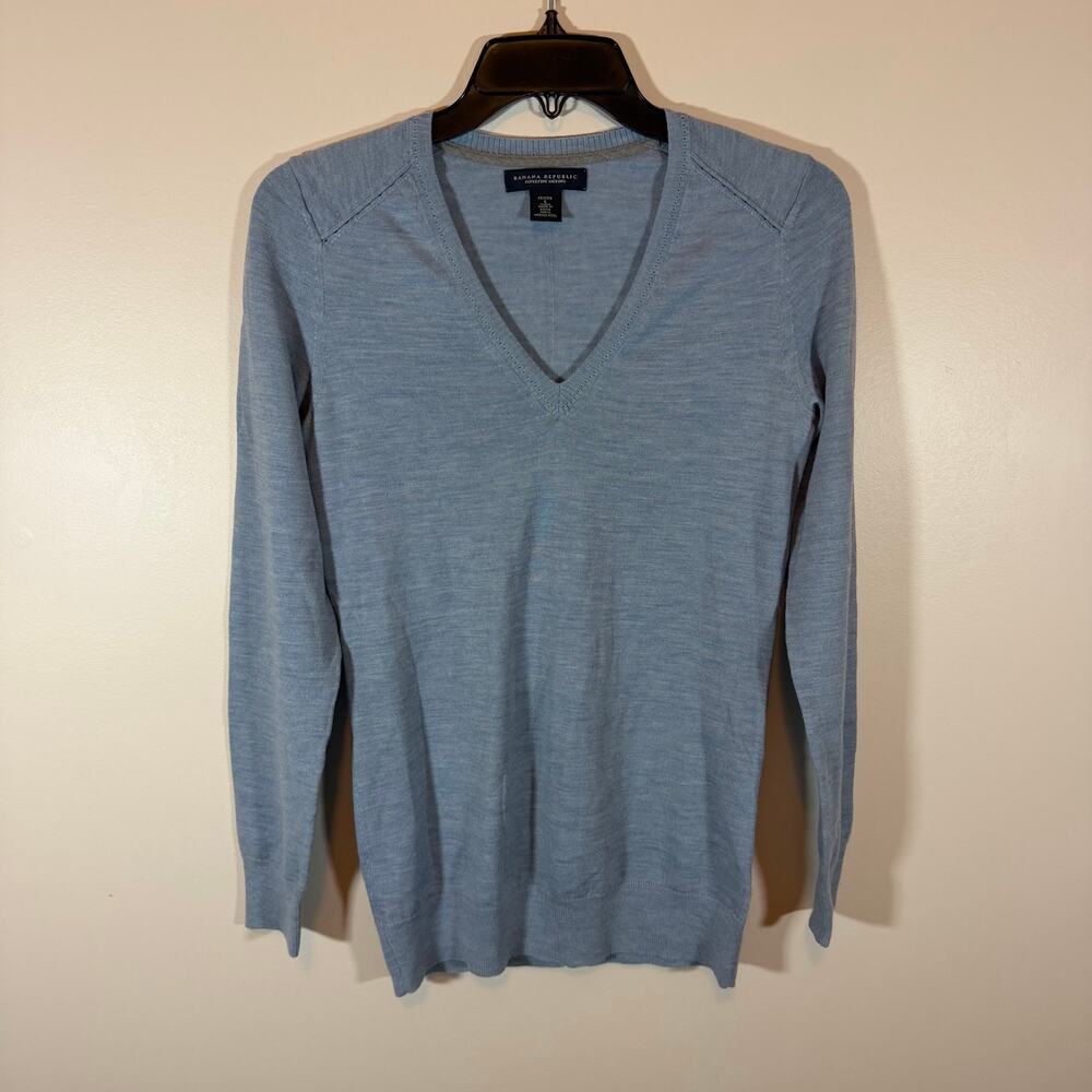 Banana Republic Light Blue 100% Superfine Merino Wool V-Neck Sweater Womens SP